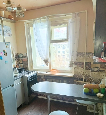 
  Сдам в аренду 4-комнатную квартиру, 69 м², Омск

. Фото 3.