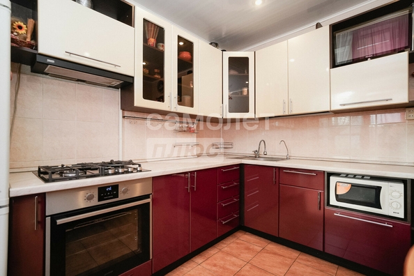 
  Продается 3-комн. квартира, 58 м², Бородина ул, д. 42
. Фото 2.
