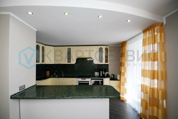 
  Продается 4-комн. квартира, 225.7 м², Комарова пр-кт, д. 22
. Фото 1.