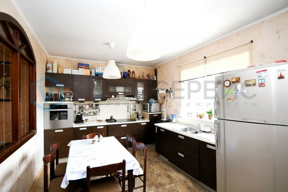 
  Продается дом, 234.8 м², Омск
. Фото 2.