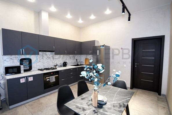 
  Продается дом, 444.2 м², Омск
. Фото 2.