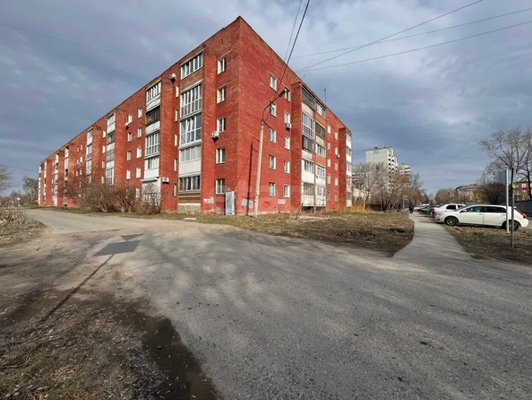 
  Продается 2-комн. квартира, 50.8 м², Северная 21-я ул, д. 165
. Фото 4.