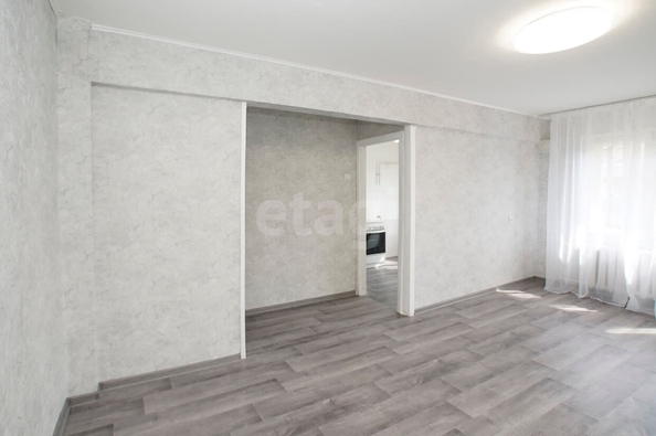 
  Продается 1-комн. квартира, 30.7 м², Молодогвардейская ул, д. 13
. Фото 3.