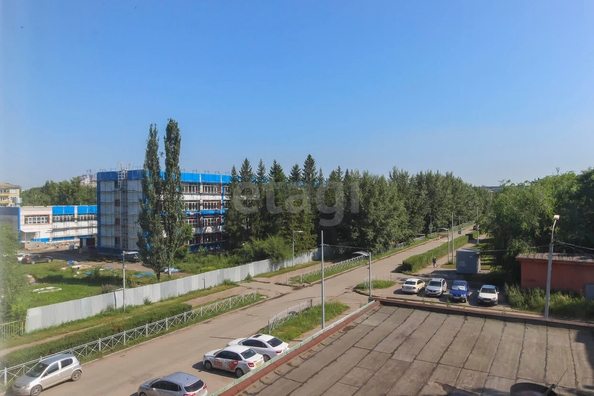 
  Продается 3-комн. квартира, 49.9 м², Путилова ул, д. 13
. Фото 2.