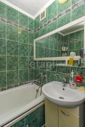 
  Продается 3-комн. квартира, 62.5 м², 70 лет Октября ул, д. 20
. Фото 2.