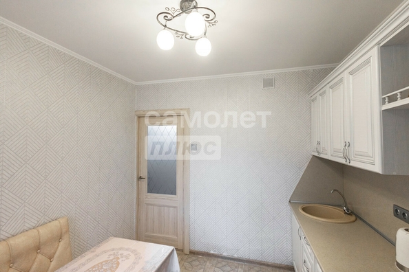 
  Продается 1-комн. квартира, 38 м², Линия 6-я ул, д. 182
. Фото 3.