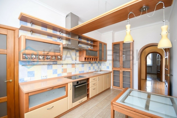 
  Продается 4-комн. квартира, 116 м², Маршала Жукова ул, д. 101
. Фото 3.