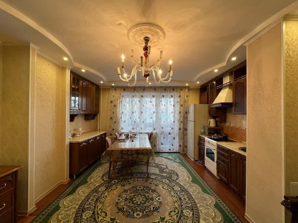 
  Продается 4-комн. квартира, 103.8 м², Омская ул, д. 134к1
. Фото 2.