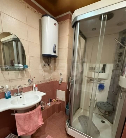 
  Сдается 3-комн. квартира, 80 м², 70 лет Октября ул, д. 15/1
. Фото 2.