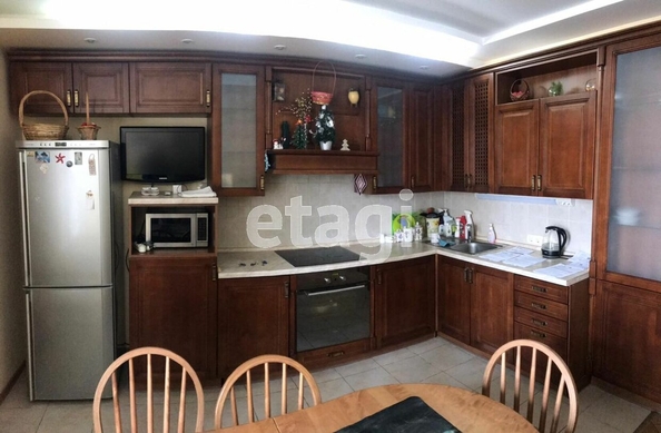 
  Сдается 3-комн. квартира, 100 м², Маршала Жукова ул, д. 76
. Фото 5.