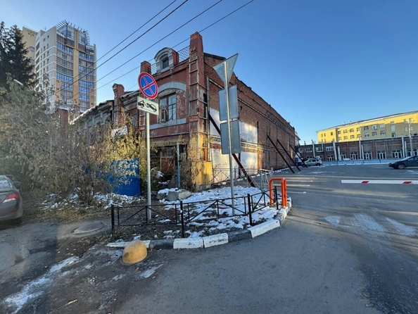 
  Продается универсальное помещение 879 м². Фото 1.
