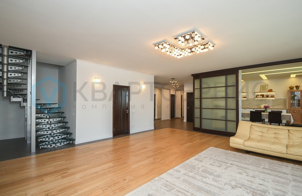 
  Продается 4-комн. квартира 237.4 м². Фото 9.