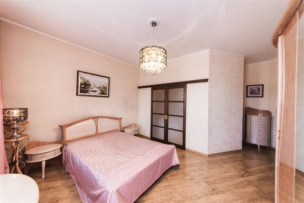 
   Продам 3-комнатную, 126.1 м², Дзержинского ул, 27

. Фото 20.