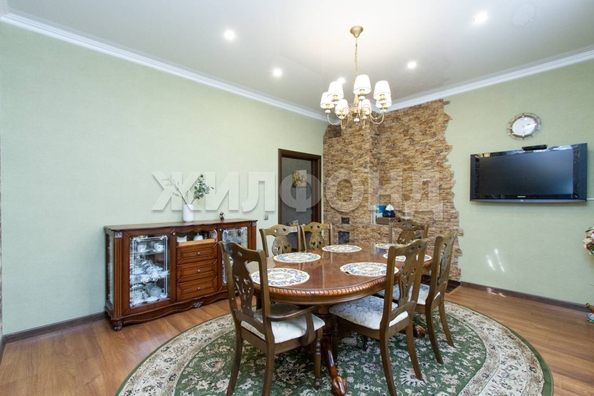 
   Продам коттедж, 506.5 м², Томск

. Фото 12.