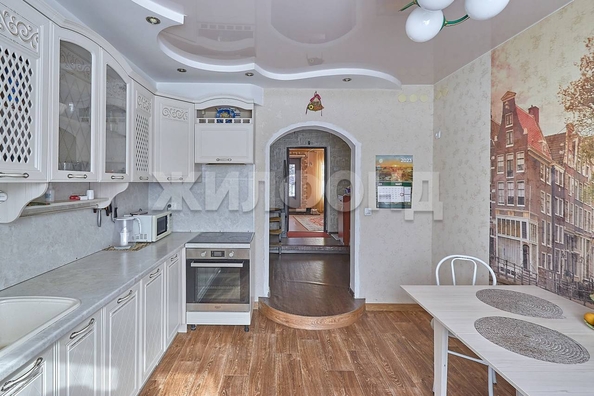 
   Продам дом, 260 м², Томск

. Фото 5.