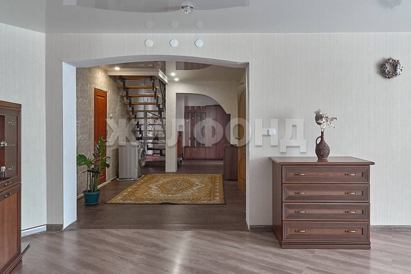 
   Продам дом, 260 м², Томск

. Фото 9.