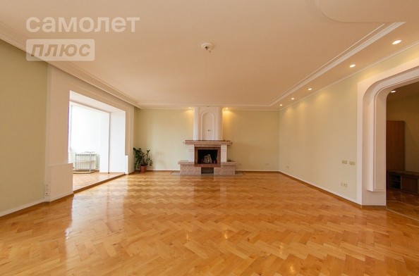 
   Продам 5-комнатную, 177 м², Нечевский пер, 2

. Фото 3.
