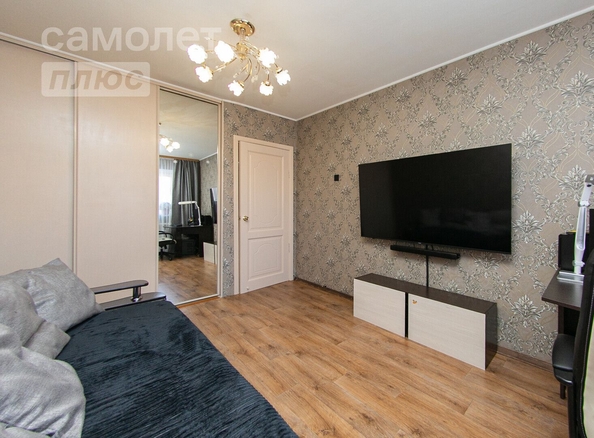 
   Продам 2-комнатную, 47 м², Смирнова ул, 40/3

. Фото 2.