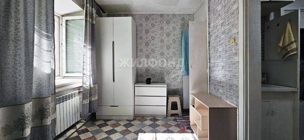 
   Продам 1-комнатную, 13 м², Кольцевой проезд, 33/1

. Фото 4.