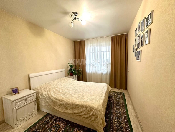 
   Продам 2-комнатную, 53 м², Елизаровых ул, 74

. Фото 2.