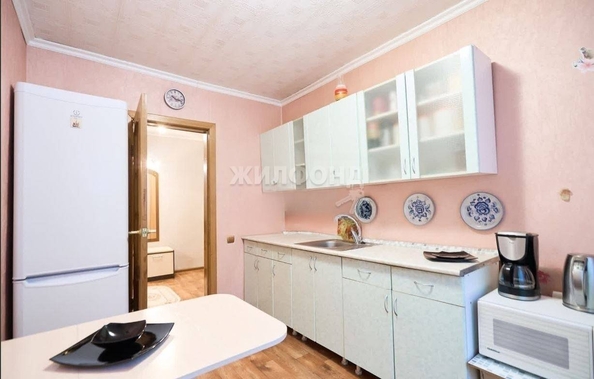 
   Продам 2-комнатную, 52.7 м², Октябрьская ул, 91а

. Фото 2.