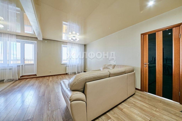 
   Продам 3-комнатную, 84.3 м², Герасименко ул, 1/17

. Фото 2.