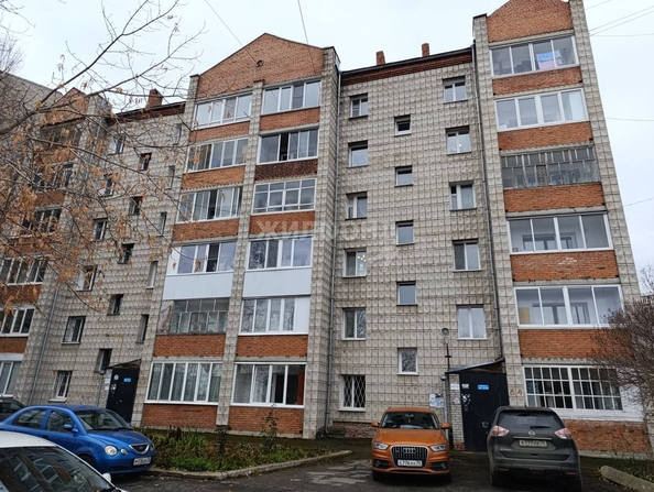 
   Продам 3-комнатную, 67.3 м², Рабочая ул, 64

. Фото 1.