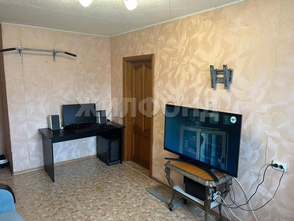 
   Продам 3-комнатную, 51.4 м², Алтайская ул, 105

. Фото 4.