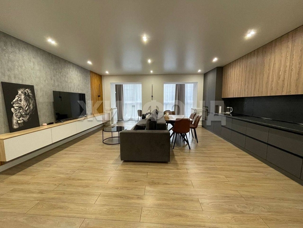 
   Продам 2-комнатную, 70 м², Николая Гумилёва (Северный мкр.) б-р, 4

. Фото 10.