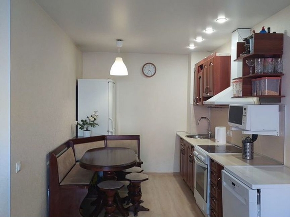 
  Продается 2-комн. квартира, 53 м², Набережная Озера ул, д. 22
. Фото 6.