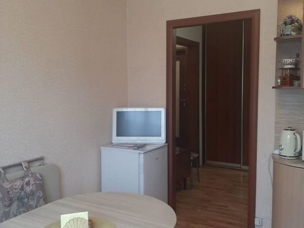 
  Продается 2-комн. квартира, 54.3 м², Сибирская ул, д. 112
. Фото 2.