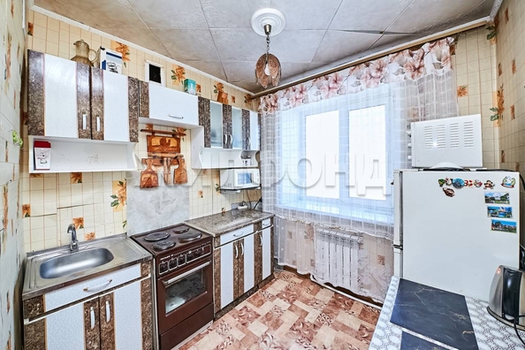 
   Продам 1-комнатную, 30.2 м², Ленина ул, 1

. Фото 3.