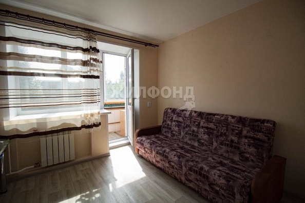 
   Продам секционку, 16 м², Елизаровых ул, 49

. Фото 1.