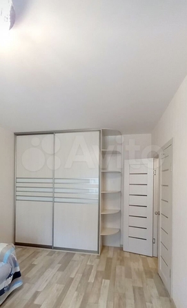 
   Продам 1-комнатную, 43 м², Южные Ворота, Титова дом 6а

. Фото 2.