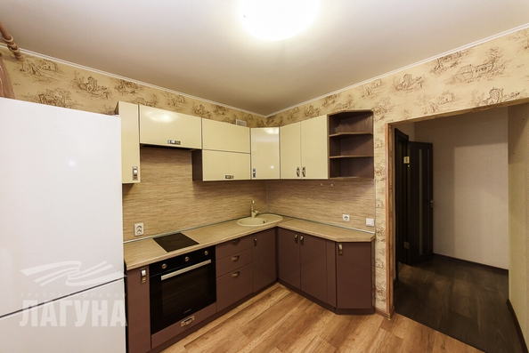 
   Продам 1-комнатную, 29 м², Льва Толстого ул, 38г

. Фото 29.