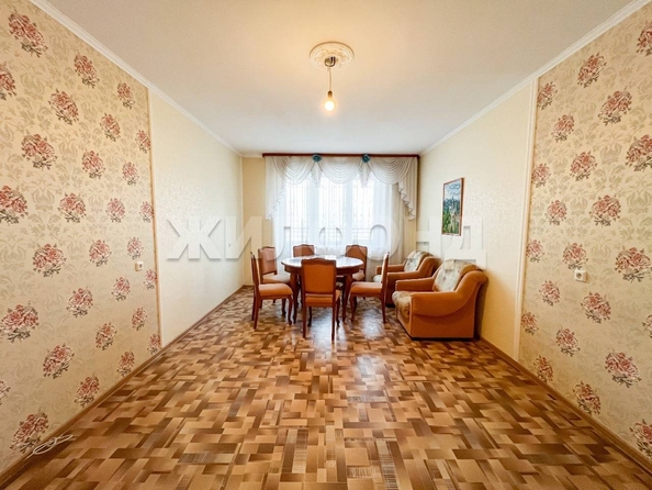 
   Продам 3-комнатную, 80.4 м², Урожайный пер, 29/1

. Фото 3.