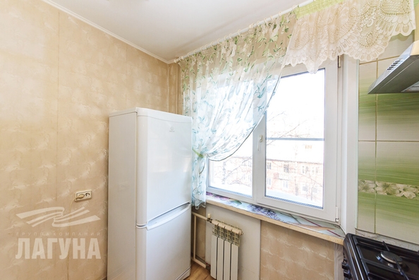 
   Продам 2-комнатную, 42.7 м², Артема ул, 19

. Фото 1.