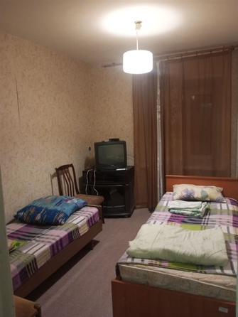 
   Продам 3-комнатную, 47.7 м², Нефтяников ул, 4

. Фото 1.