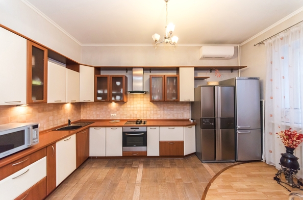 
   Продам коттедж, 445.4 м², Томск

. Фото 7.