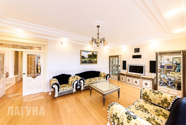 
   Продам 3-комнатную, 153.9 м², Дзержинского ул, 27

. Фото 12.