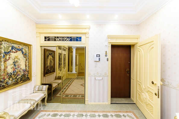 
   Продам 3-комнатную, 153.9 м², Дзержинского ул, 27

. Фото 28.