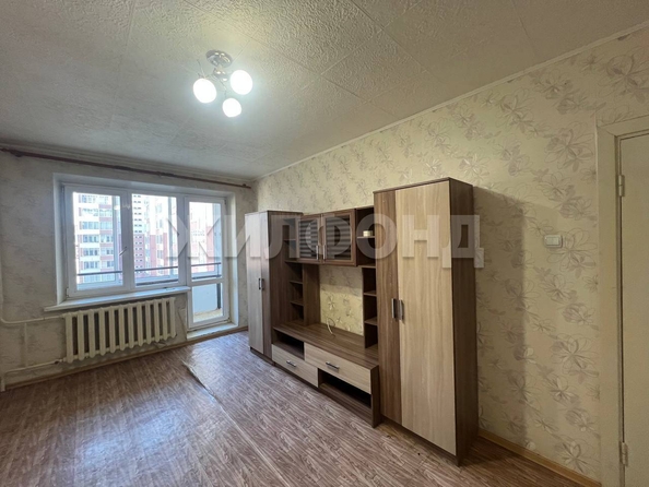 
   Продам 1-комнатную, 35.2 м², Суворова ул, 17

. Фото 3.