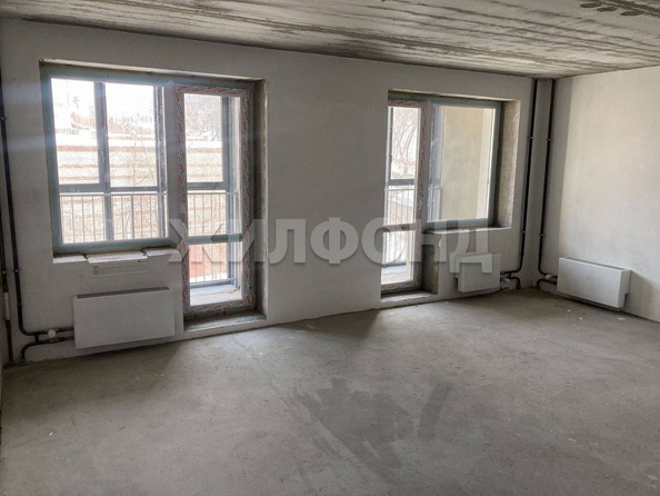 
   Продам 2-комнатную, 56.06 м², Аркадия Иванова ул, 21

. Фото 2.