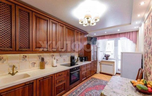 
   Продам 3-комнатную, 94.2 м², Ивана Черных ул, 66

. Фото 2.