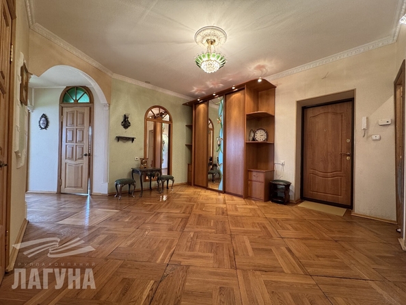
  Сдается 3-комн. квартира, 109 м², Пионерский пер, д. 10
. Фото 13.