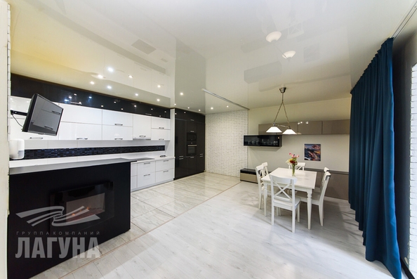 
  Продается 3-комн. квартира, 104.8 м², Гоголя ул, д. 55
. Фото 5.