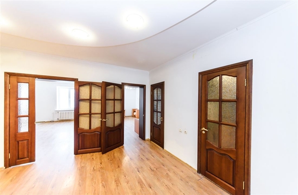 
  Продается 3-комн. квартира, 106.5 м², Ференца Мюнниха ул
. Фото 1.