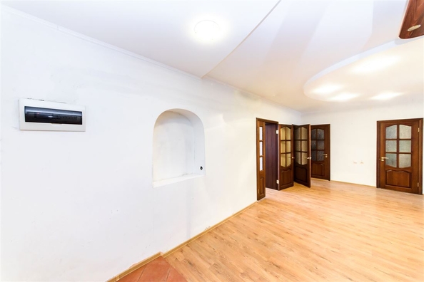 
  Продается 3-комн. квартира, 106.5 м², Ференца Мюнниха ул
. Фото 4.