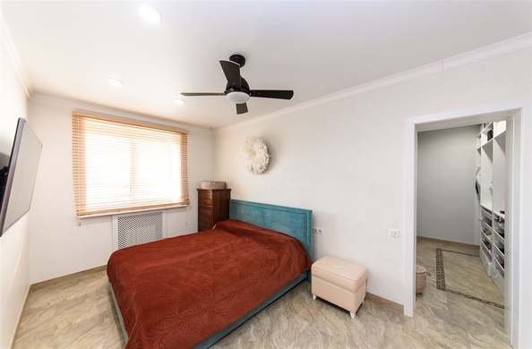 
  Продается 3-комн. квартира, 101.3 м², Базарный пер
. Фото 5.