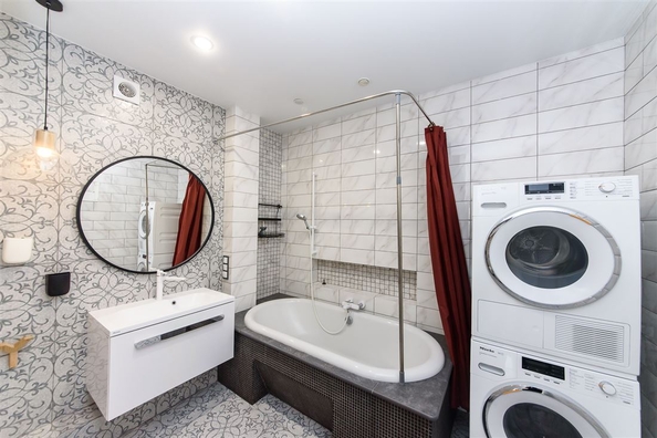 
  Продается 3-комн. квартира, 101.3 м², Базарный пер
. Фото 16.
